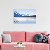 Rakkerbergen reflecterend in het meer van Maligne Canvas Afdruk (Insitu (Woonkamer))
