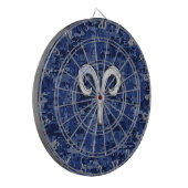 Ram sterrenbeeld op marineblauwe digitale camoufla dartbord (Voorkant Links)