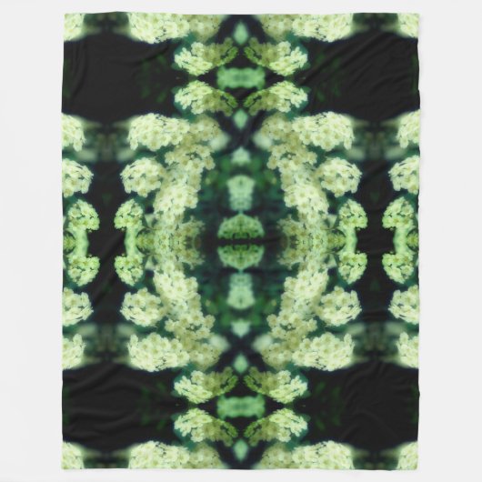 Rambling Wild White Roses Abstract Fleece Deken (Voorkant)