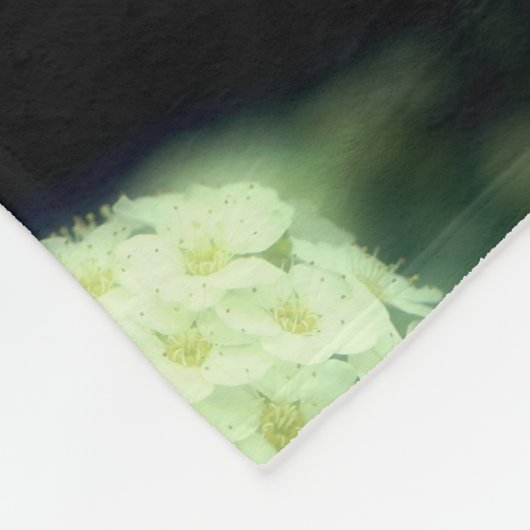 Rambling Wild White Roses Abstract Fleece Deken (Hoek)