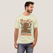 RAMENZILLA – Het Noedel Ontwaakt T-shirt (Voorkant volledig)