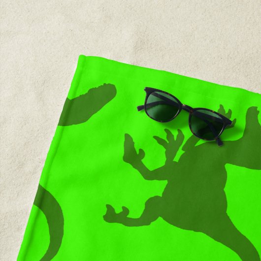 Rampaging Dinosaurus Beach Towel Strandlaken (In situ)