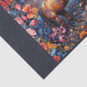 Rampant bruin veulen in bloemen tissuepapier (Detail)