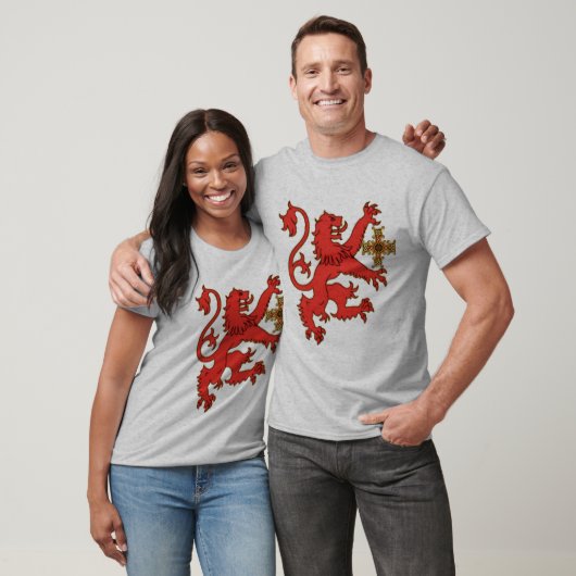 Rampant Lion met Celtic Cross T-Shirt (Unisex)