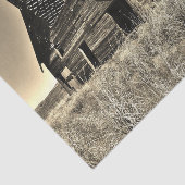 Ramshackle Sepia Barn in een desolate Grass Field Tissuepapier (Detail)