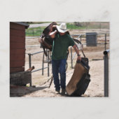 Ranch Cowboy met een zadel Briefkaart (Voorkant)