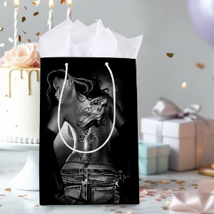 Randje Zwarte Getatoeëerde Drakenvrouw Medium Cadeauzakje