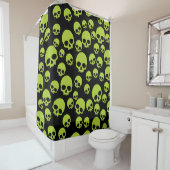 Random Green Skulls Pattern Douchegordijn (In situ)