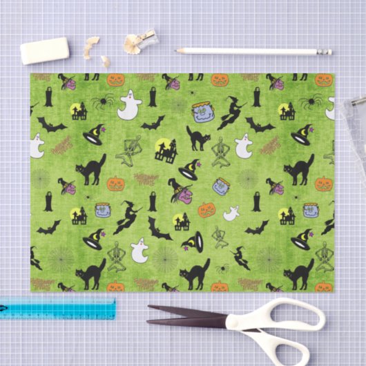 Random Halloween Iconic Pattern Green BG Tissuepapier (Craft)