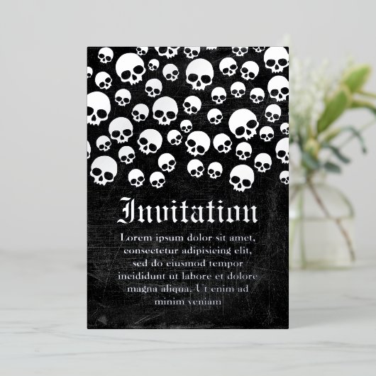 Random Skull Pattern Silver Foil Invitation Kaart (Staand Voorkant)