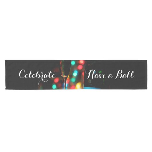 Ranner van de Lijst door RoseWrites vieren Korte Tafelloper (Horizontaal)