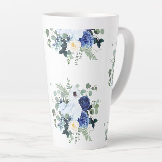 Ranunculus Anemone Hydrangea Roos Witte achtergron Latte Mok (Rechterhoek)