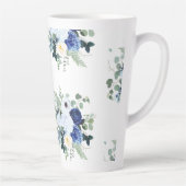 Ranunculus Anemone Hydrangea Roos Witte achtergron Latte Mok (Rechts)