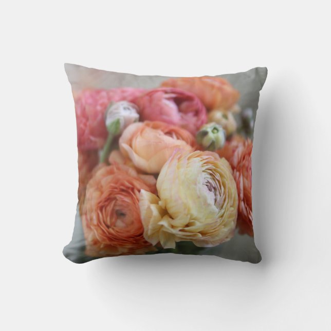 ranunculus bloemen in warme schoppen werpen kussen (Voorkant)
