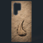 Raptor Claw Fossil  Samsung Galaxy Hoesje<br><div class="desc">A masterpiece of tactile realism for your phone. This Case-Mate case features a hyper-realistic 3D macro-photograph of a Velociraptor sickle-claw fossil, deeply embedded in ancient, textured sedimentary rock.Designed with our "Bottom-Lock" protocol, the artwork is positioned in the lower third of the case to ensure the subject remains fully visible and...</div>