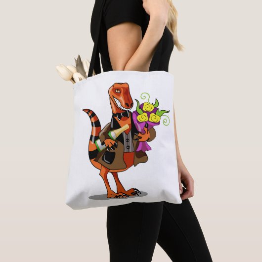 Raptor Holding Fles Mousserende Wijn & Bloemen Tote Bag (Dichtbij)