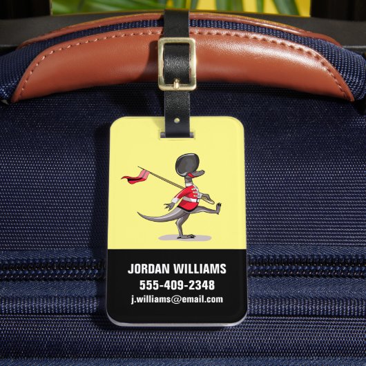 Raptor verkleedde zich als een Britse garde. Bagagelabel (Voorkant Insitu 2)