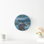 Rare Ghost Bear and Misty River Wildlife Scene Ronde Klok (Huis)
