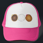 Raspberry Boston Creme Gevulde Donut Doughnut Trucker Pet<br><div class="desc">Beschikt over een originele marker illustratie van frambozengelei,  Boston crème en met vanille crème gevulde donuts. Dit ontwerp is ook beschikbaar op andere producten. Zie je niet wat je zoekt? Hulp nodig bij maatwerk? Neem contact op met Rebecca om iets speciaal voor jou te laten ontwerpen.</div>