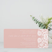 Raspberry Damask Swirls Wedding Invitation Kaart (Staand voorkant)