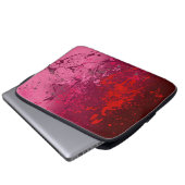 Raspberry Flurry: Abstract spatter art Laptop Sleeve (Voorkant onderkant)