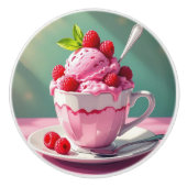 Raspberry Ice Cream in a Pink Coffee Cup Keramische Knop (Voorkant)