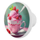 Raspberry Ice Cream in a Pink Coffee Cup Keramische Knop (Rechts)