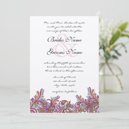 Raspberry Paisley Damask Wedding Invitations Kaart (Staand voorkant)