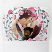 Raspberry Sorbet Pink Peony Floral Wedding Drieluik Uitnodiging (Binnenzijde eerst)