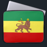 Rastafaarse vlag (Rastafarianisme) (Rasta) Laptop Sleeve<br><div class="desc">Dit ontwerp is voorzien van de vlag van de Rastafari-beweging, een religie die zich in Jamaica in de jaren dertig ontwikkelde. Er is geen centrale autoriteit voor de controle op de beweging en er bestaat een grote verscheidenheid onder de beroepsbeoefenaars, die bekend staan als Rastafari, Rastafari of gewoon Rastas. Rasta-overtuigingen...</div>