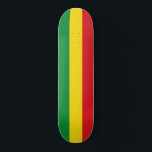 Rastafarian Flag Rasta Ethiopian Persoonlijk Skateboard<br><div class="desc">Rode,  groene en gele kleuren vertegenwoordigen de vlag van het Rastafarianisme,  maar zijn ook een vlag van Ethiopië. Hier is een Rasta-cadeau van hoge kwaliteit en een geweldig design voor alle rastafariërs. Bezoek onze winkel om meer coole Rasta-cadeautjes en andere cadeauideeën van wereldvlaggen te vinden.</div>