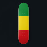Rastafarian Flag Rasta Ethiopian Persoonlijk Skateboard<br><div class="desc">Rode,  groene en gele kleuren vertegenwoordigen de vlag van het Rastafarianisme,  maar zijn ook een vlag van Ethiopië. Hier is een Rasta-cadeau van hoge kwaliteit en een geweldig design voor alle rastafariërs. Bezoek onze winkel om meer coole Rasta-cadeautjes en andere cadeauideeën van wereldvlaggen te vinden.</div>