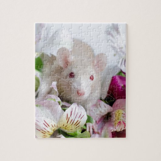 Rat in bloemen. legpuzzel (Verticaal)