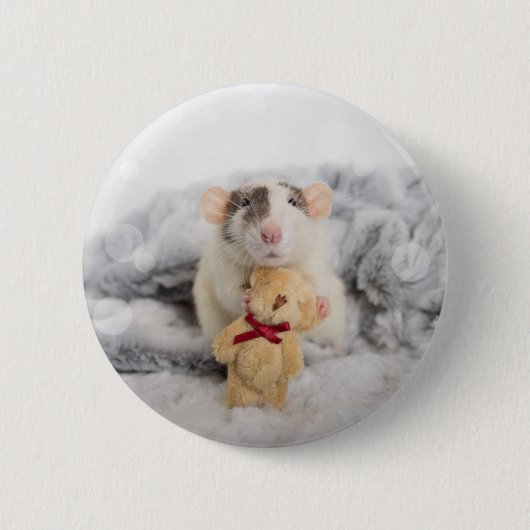 Rat met Teddy Bear Button (Voorkant)