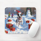 Rat Terrier rent in de sneeuw met kerstmuts Muismat (Met muis)