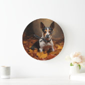 Ratte Terrier in herfstbladeren val inspireert Grote Klok (Huis)