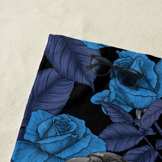 Raven en blauwe rozen strandlaken (In situ)