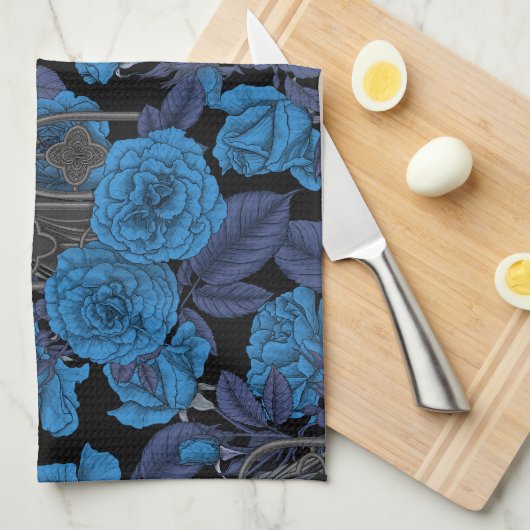 Raven en blauwe rozen theedoek (Quarter Fold)