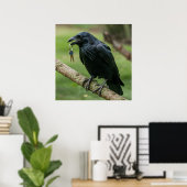 Raven op een tak met sleutel poster (Thuiskantoor)