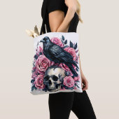 Raven op schedel met roze rozen tote bag (Dichtbij)
