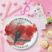 Raven op vertakkingsrode achtergrond papieren bordje (Feest)