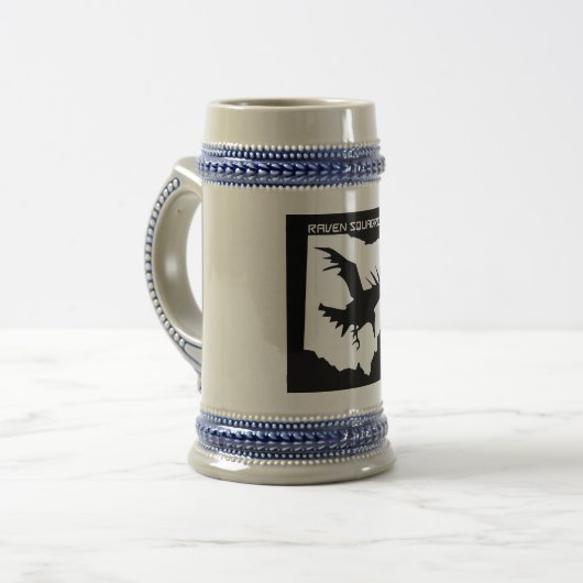 Raven Squadron Beer Stein Bierpul (Voorkant links)