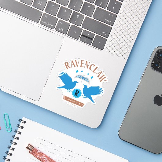 RAVENCLAW™ House Double Eagle Diadeem Graphic Sticker (Laptop met iPhone)