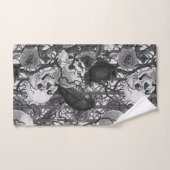 Ravens geheim. Donkere en humeurige gotische illus Bad Handdoek (Handdoek)