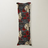 Ravens geheim. Donkere en humeurige gotische illus Lichaamskussen (Voorkant Verticaal)