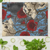 Ravens geheim. Donkere en humeurige gotische illus Theedoek (Gevouwen)