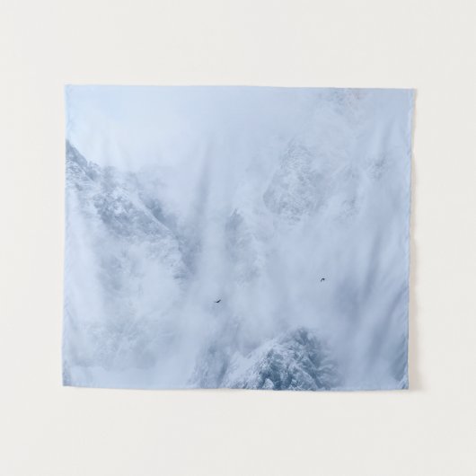 Ravens, sneeuwbergen en wolken wandkleed (Voorkant (horizontaal))