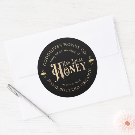 Raw Local Honey Custom Label met Bijen op Zwart (Envelop)