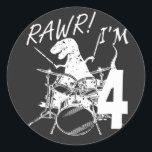 Rawr ik ben 4 4e verjaardag Dinosaur Ronde Sticker<br><div class="desc">Eerder ben ik 4 4e verjaardag Dinosauriërs om drums grafisch ontwerp te spelen Gift Classic Round Sticker Classic Collectie.</div>