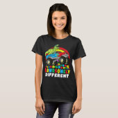 Rawrsomally Different T Rex Monster Truck Autism T-shirt (Voorkant volledig)